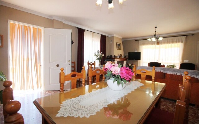 1090 Villa las Flores