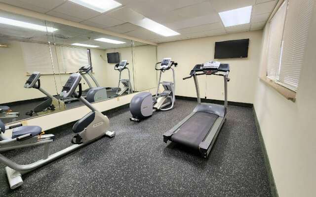 Days Inn & Suites by Wyndham Houston North/Aldine