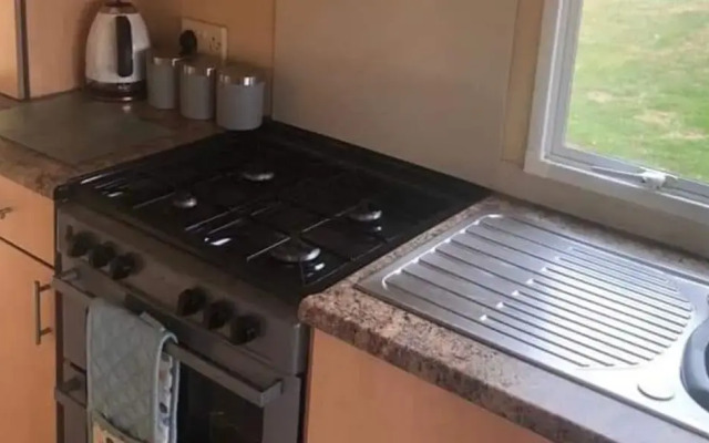 Adorable 2 Bedroom Caravan in Clacton-on-sea