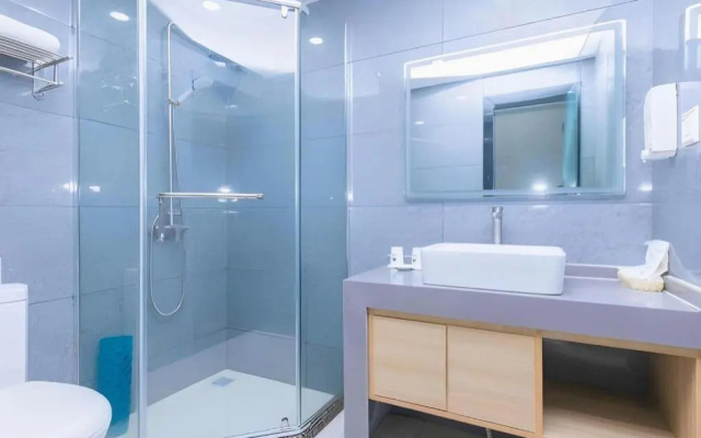 GreenTree Inn Chongqing Shiqiaopu Computer City Light Rail Stine Express Hotel