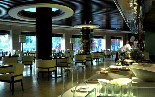 Lake View Garden Hotel