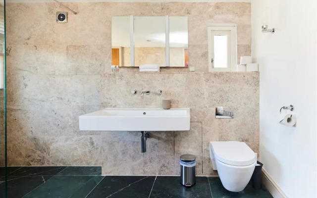 Stylish 3Br Home With Private Patio In Maida Vale