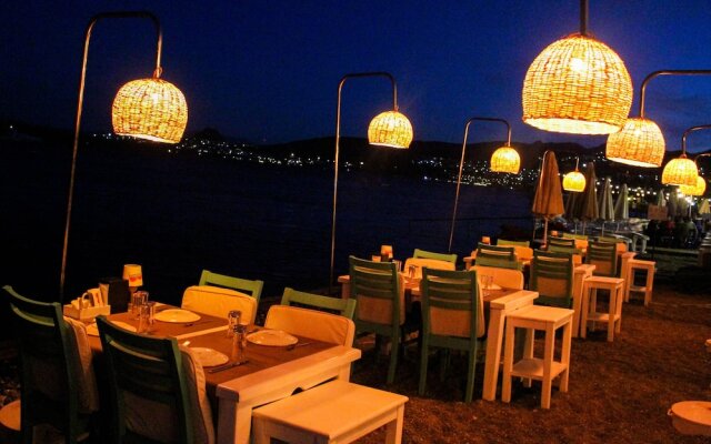 Kemancı Suites & Restaurant & Beach