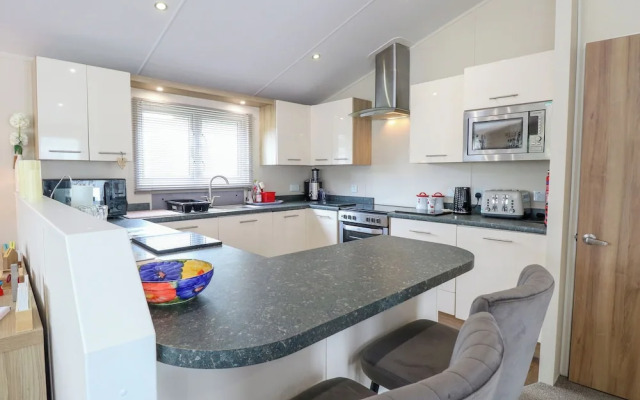 21 Norman Drive Lodge