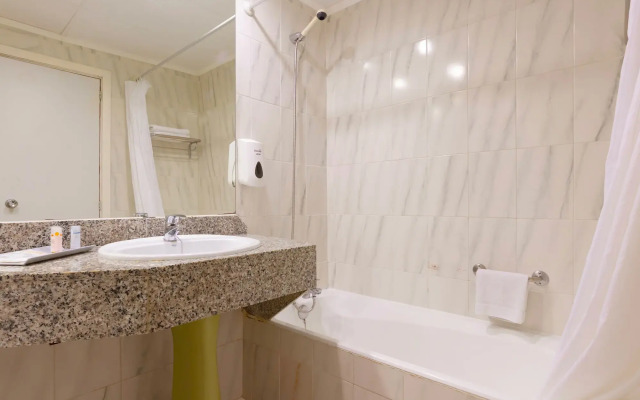 Отель Vibra Beverly Playa