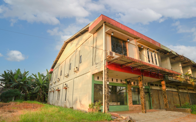 OYO 92609 Guest House Malay Singkawang