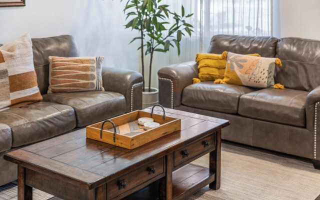 Campbell - Foodie Paradise w Pool Games Nightlife