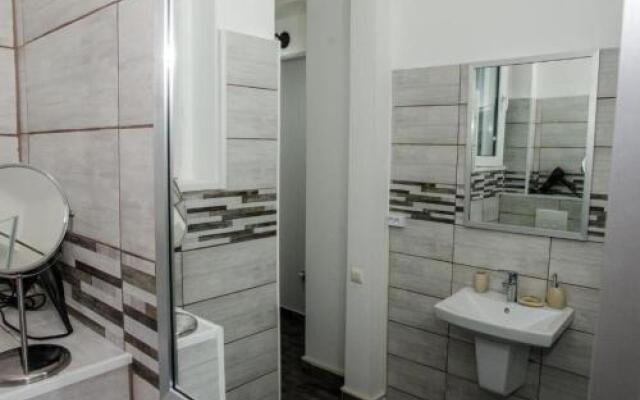 Four Rooms Apartment Central