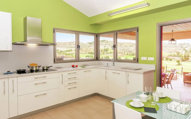 Vibrant Villa in San Bartolomé de Tirajana With Swimming Pool