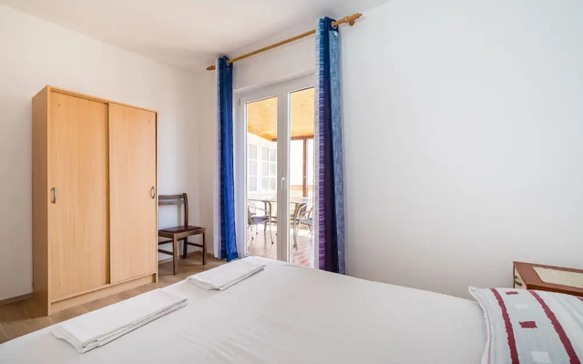 Ivica two Bedroom Apartment B, Novalja