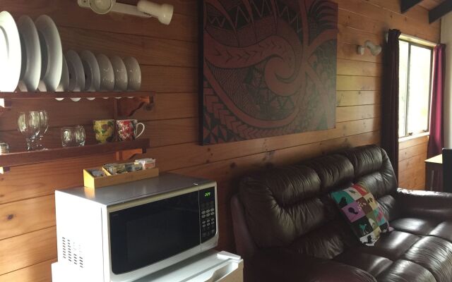 Grafton Cottage & Chalets