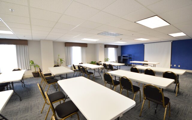 Holiday Inn Express Toledo-Oregon by IHG