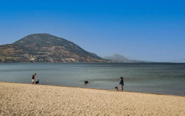 Coast Penticton Hotel