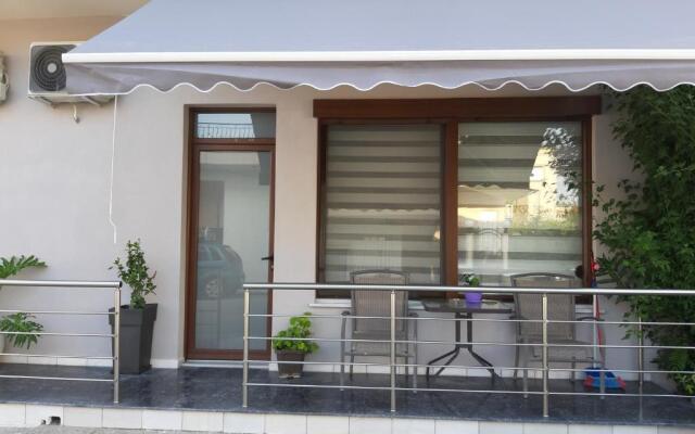 Soula's Sunshine Blue Apartment