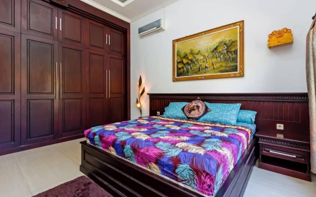 Tropical house in Nusa Dua. Beach in 150m. Garden. Fast to airport! Fast internet – Guest Rooms – Benoa