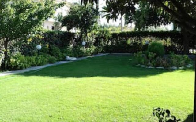 Lovely house with garden at an excellent location!