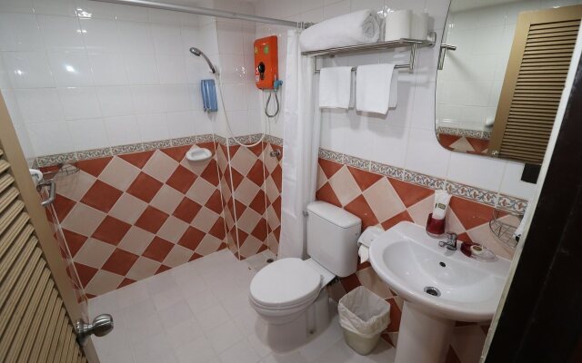 Summer Breeze Hotel