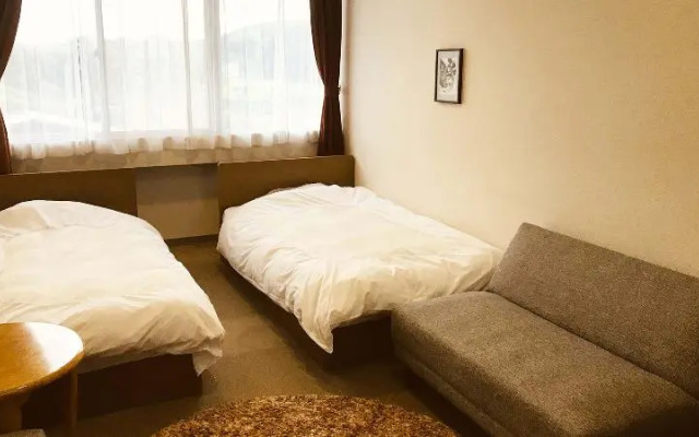 Grass House – Guest Rooms – Hirado
