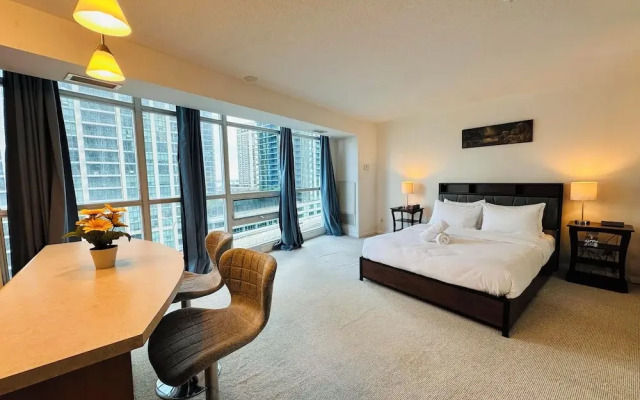 The Yonge Suites - Downtown Elegance