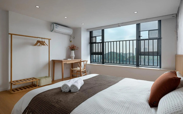 Locals Apartment House 29