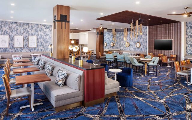 Hampton Inn Boston Seaport District