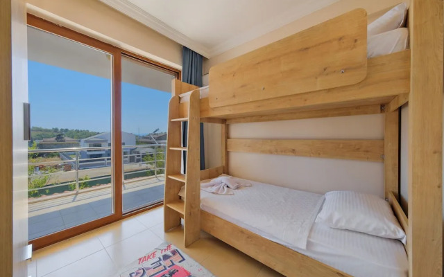 Talia deniz manzaralı 4 odalı lüks Villa
