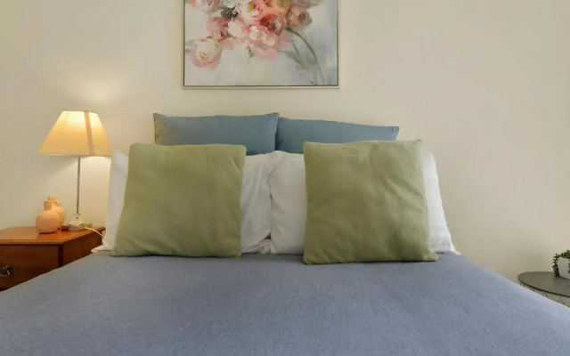 Spacious 2 Bed, 2 Bath Villa, CBD Location