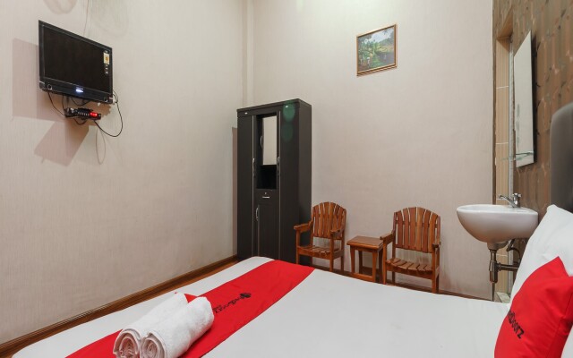 RedDoorz near Danau Toba Parapat