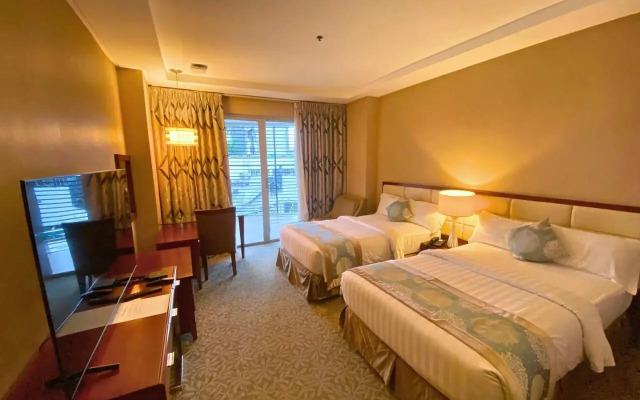 The Avenue Plaza Hotel