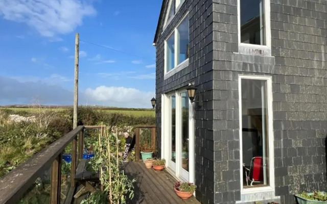 Triskele Detached Characteristic Home Sleeps 10