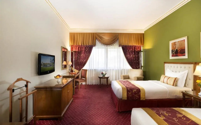 Officers Club & Hotel