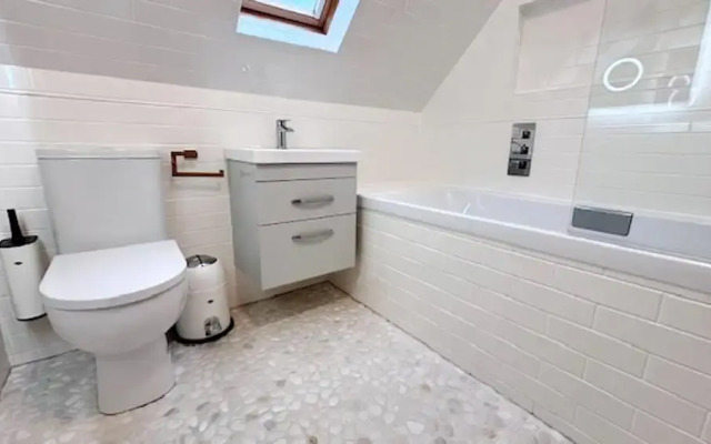 Stob Binnein Cottage