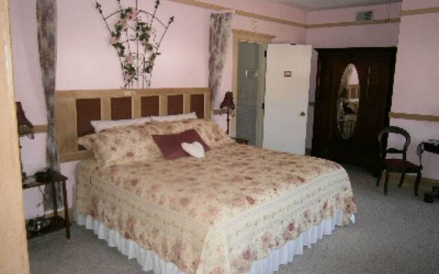 Francie's Inn