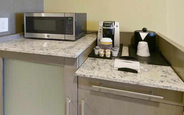 Hilton Garden Inn Raleigh /Crabtree Valley