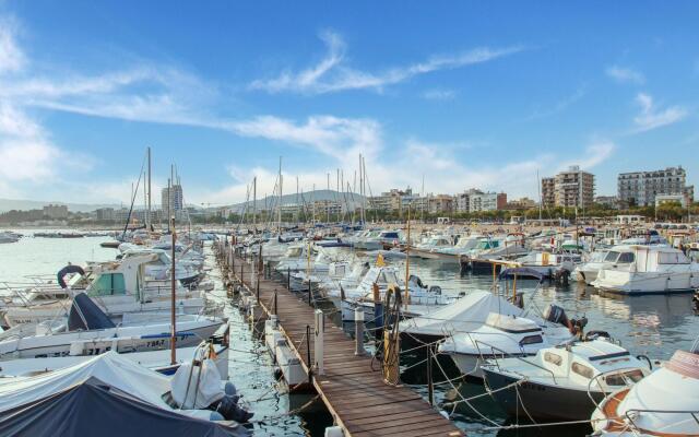 Modern Apartment in Palamós near Beach