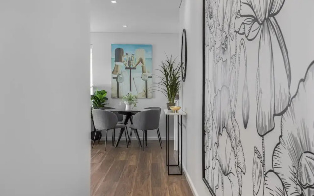 North-east Facing Modern 2-bed Apartment