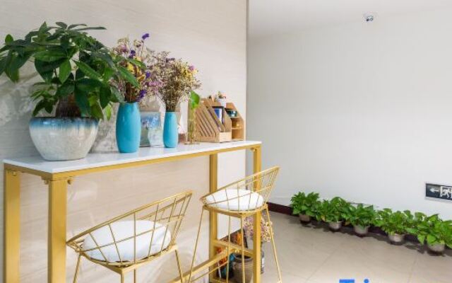 Yujianzhenpin.Yingyuan Hotel (Haikou Riyue Square Duty Free City)