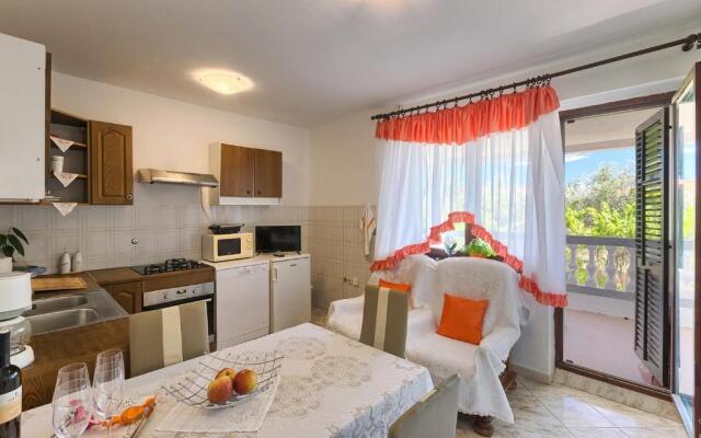 Apartman D&D, Dvorine 63