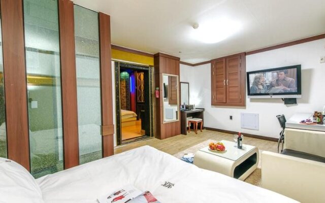 MK Hotel