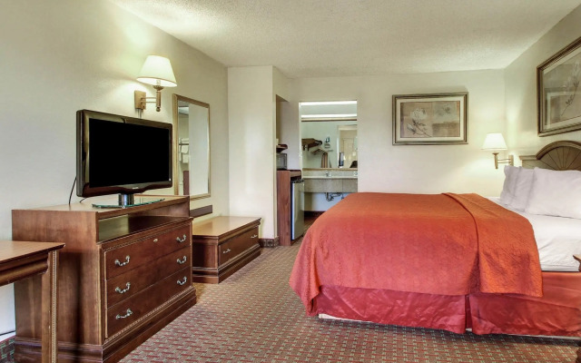 Quality Inn & Suites Clinton - Jackson West
