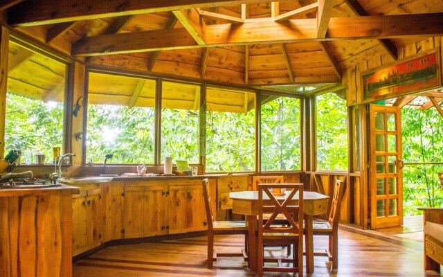 Finca Bellavista Treehouse Community