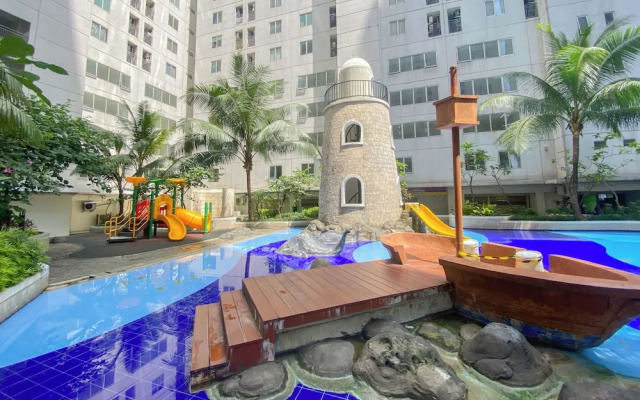 Modern Look 2Br At Bassura City Apartment