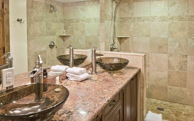 Timberfalls 1005 3 Bedroom Condo by RedAwning