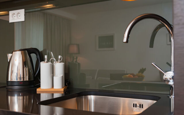 Residence by Vestibul Palace
