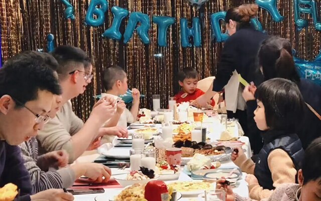 Hangzhou Vline Hotel