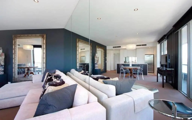 301 Harbour View