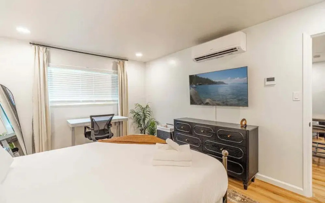 Designer Living Pet-friendly UNR 2BR 1BA