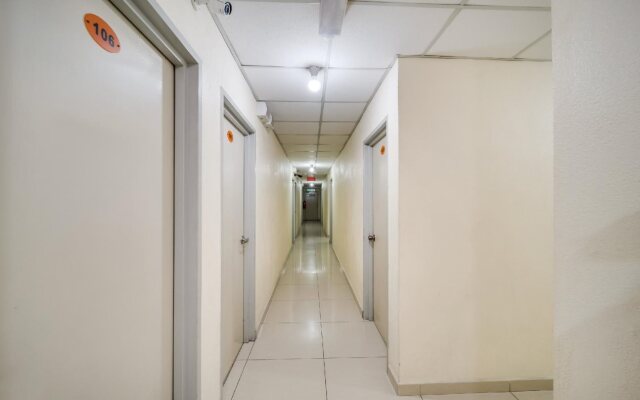 OYO 301 River Inn Hotel