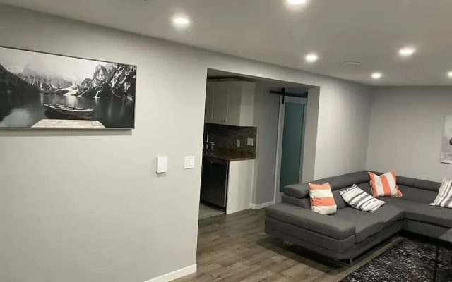 Modern 3 BR Home - Family Friendly