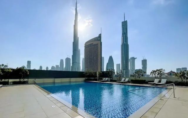 Skyscrapper Connected to DM by Bnbmehomes